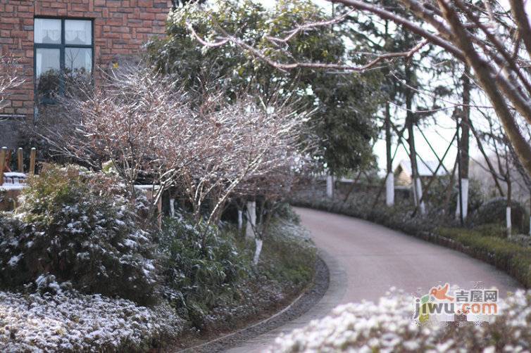 芳草地雪岭仙山三期法米亚售楼处图片