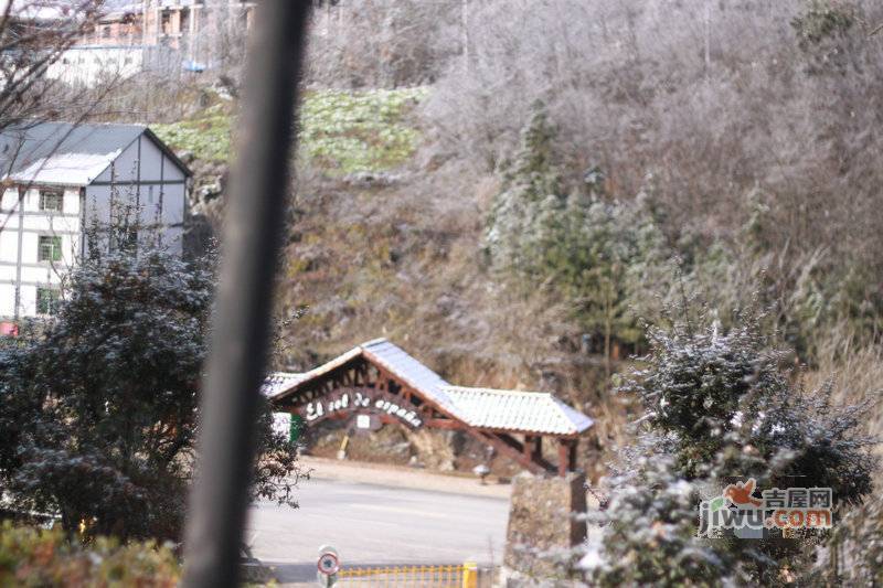 芳草地雪岭仙山三期法米亚实景图图片