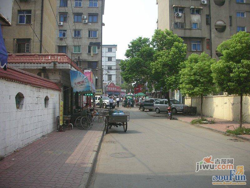 铁路八村实景图图片