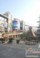 蓝天碧水购物广场实景图图片